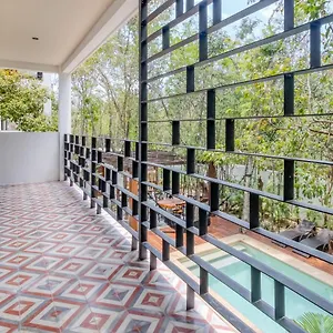 https://looltum-03.tulum-hotels.net